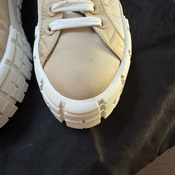 Prada platform sneaker shoes nylon.Authentic from beverly boutique. - Picture 6 of 15